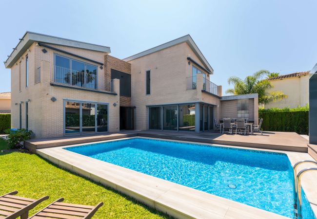 Villa in Oliva - Villa Gaudi 12H